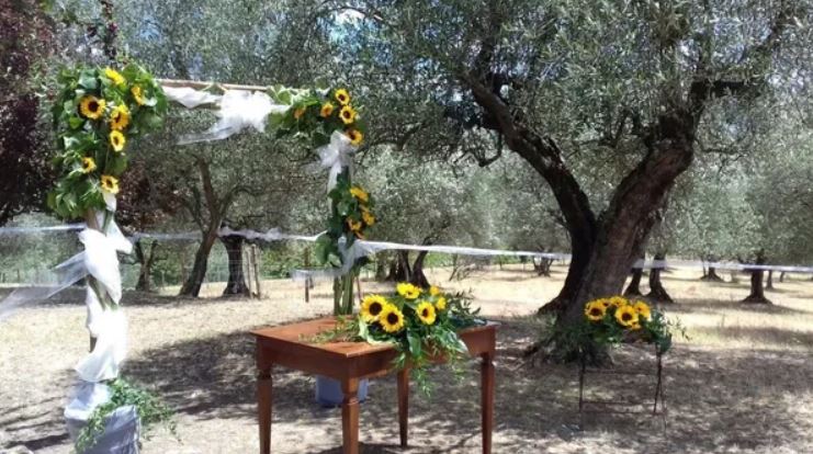 Tavolo con girasoli
