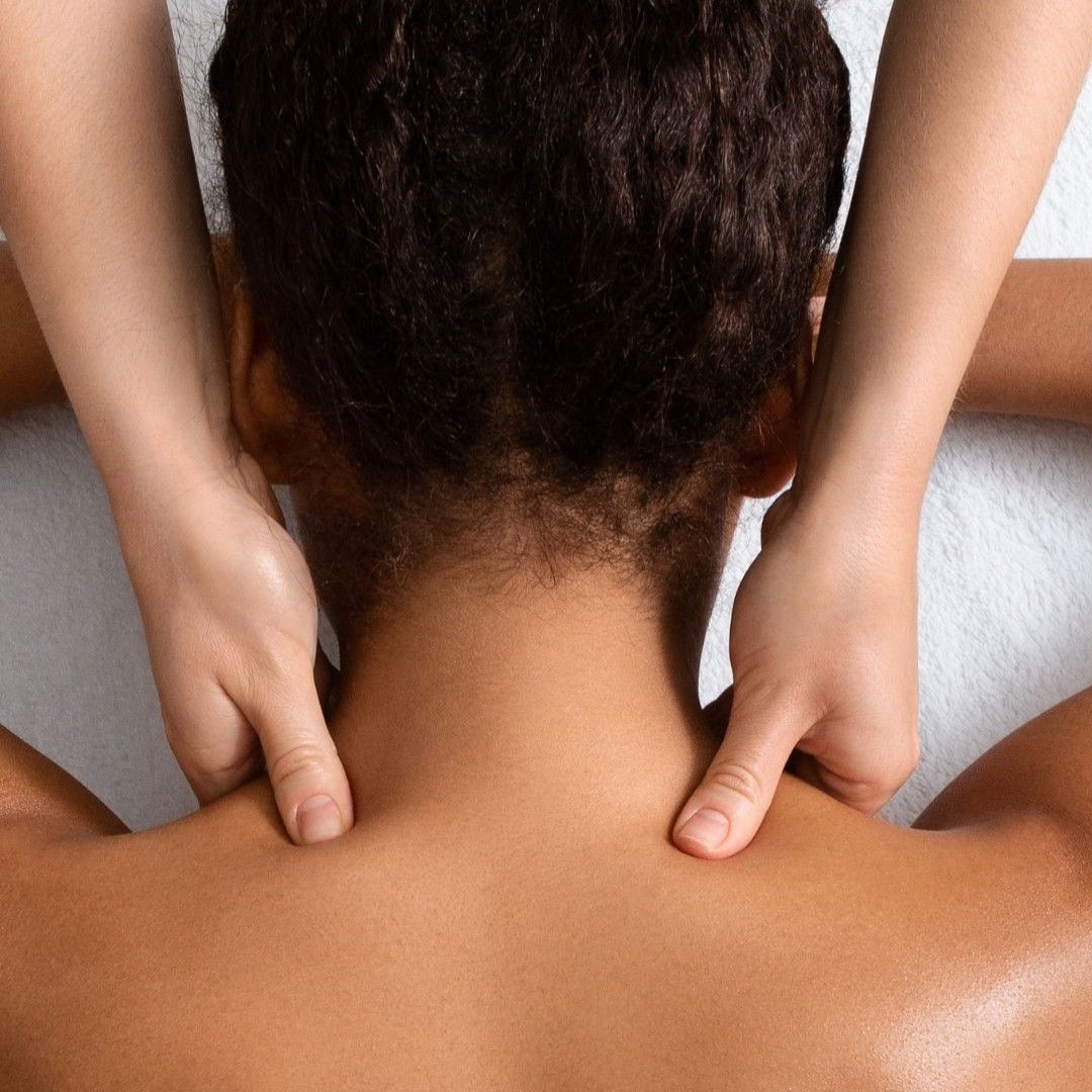 Entspannende Massage für Mamas bei JOLU