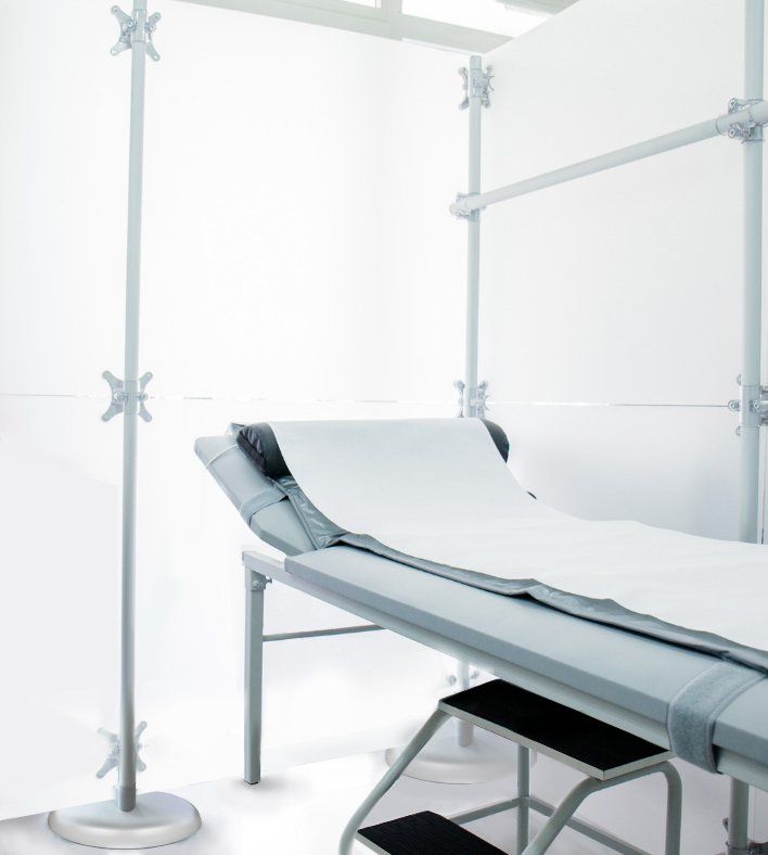 interior de la cabina con sofá de masaje de salón de belleza