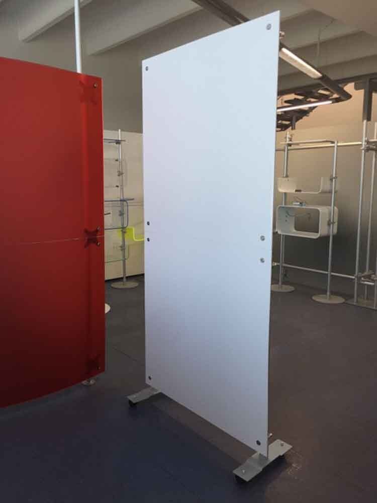 pannello su ruote divisorio centro hub vaccinale covid