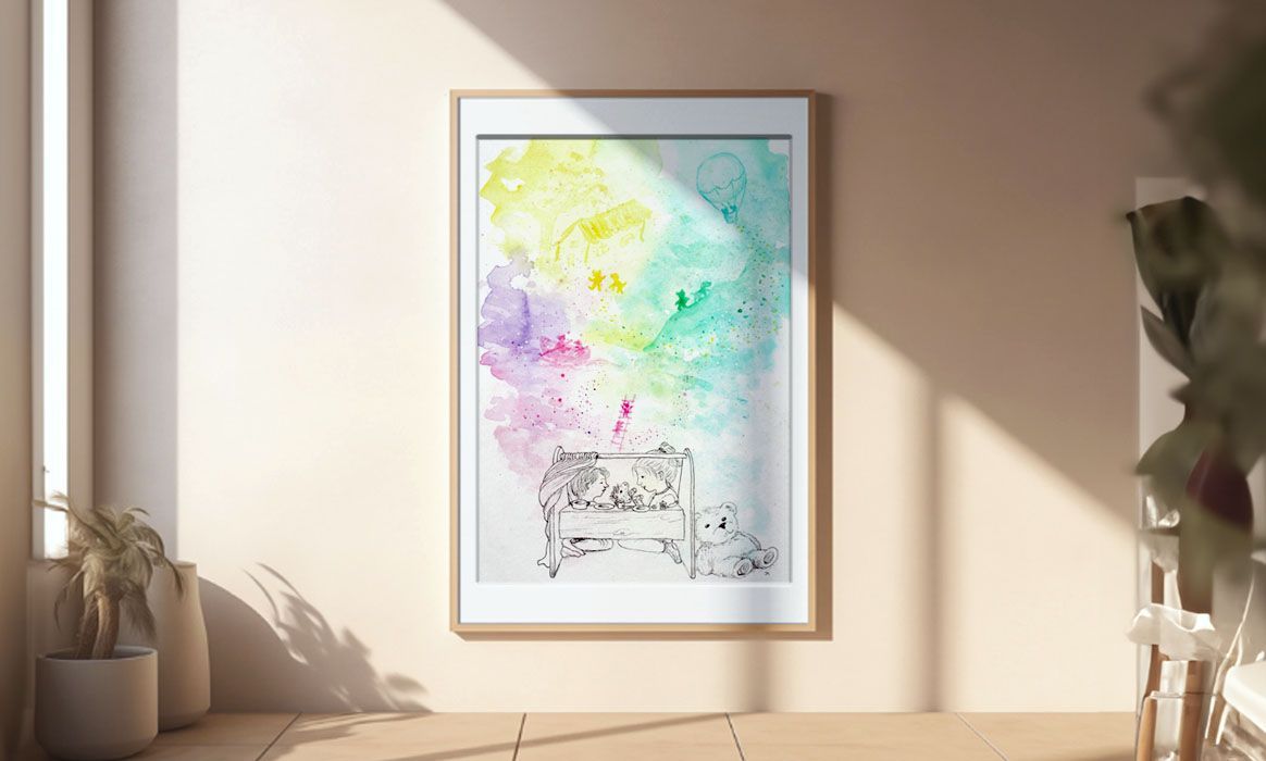 Een schilderij hangt aan de muur in een kamer naast een raam. Aquarel, pen tekening  van Jasmijn Mulder, Atelierkinderen