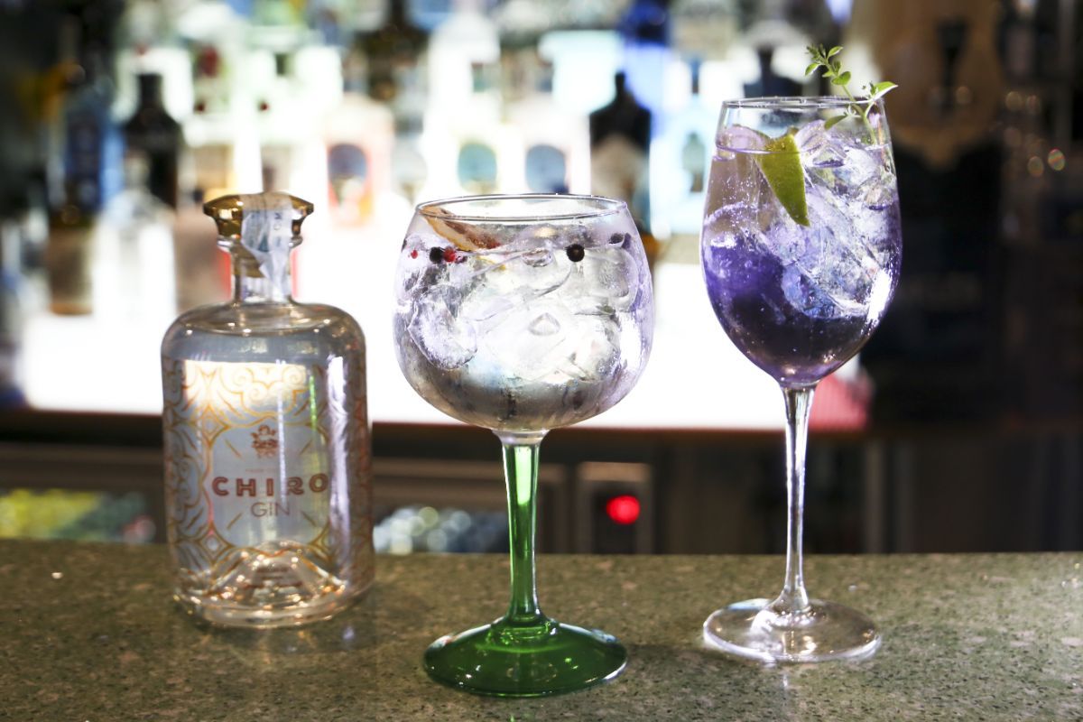 Lounge bar