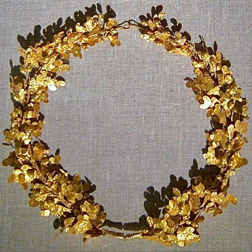 GREEK
Stephanos