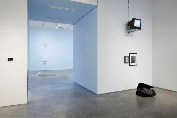 LOOKING FROM SOUTH GALLERY TO NORTH GALLERY THROUGH PASSAGE 