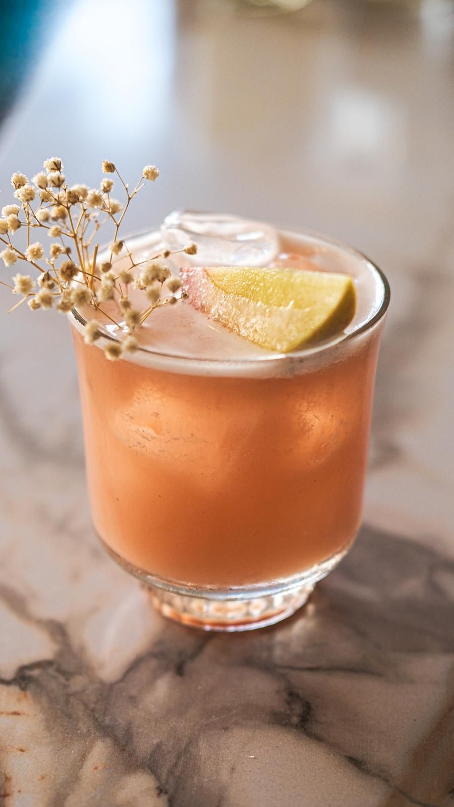 <b>Ete dore</b><br>gordons ınfused peach elderflower citrus blend<br>225 kcal