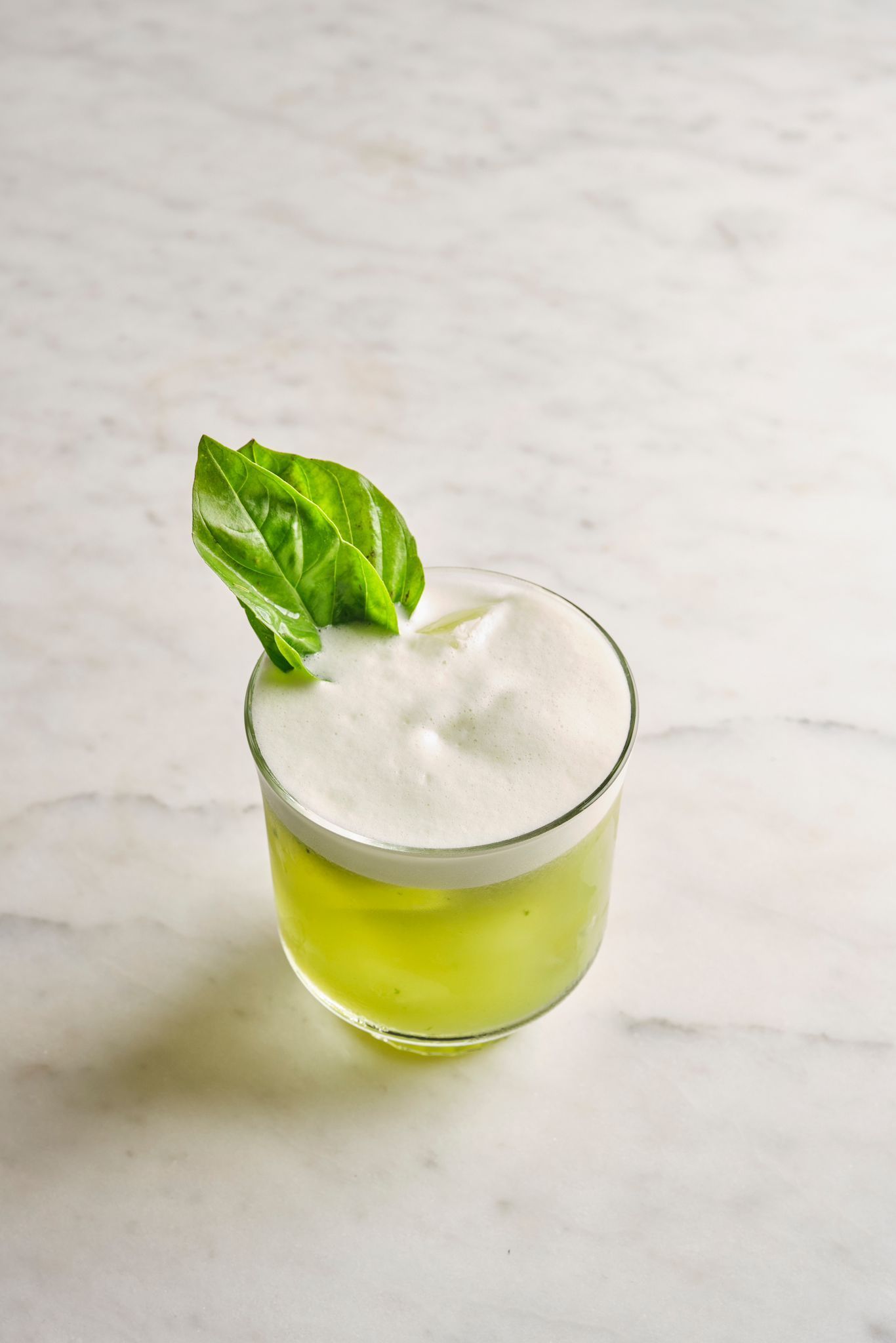<b>Green Valley</b><br>smirnoff, kuzu kulağı, fesleğen, citrus blend<br>180 kcal