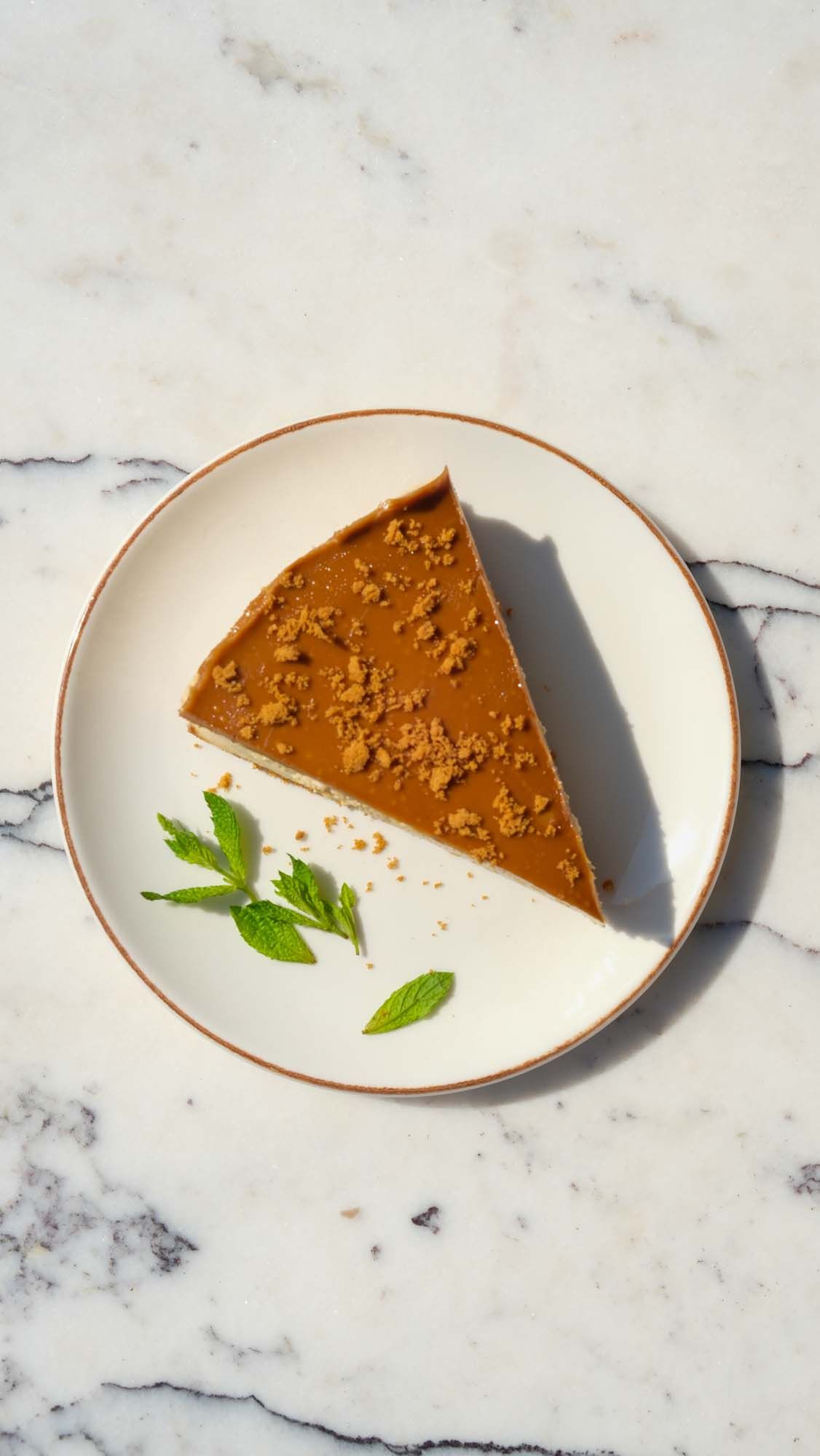 <b>lotus cheescake</b><br>670 kcal