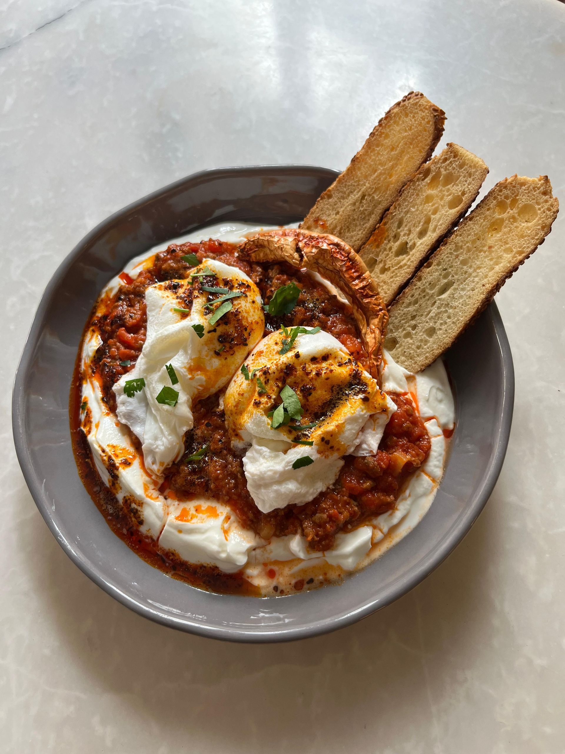 <b>ragu cilbir</b><br>minced beef with tomato sausce, fried nazilli pepper (550 gr.) 760 kcal