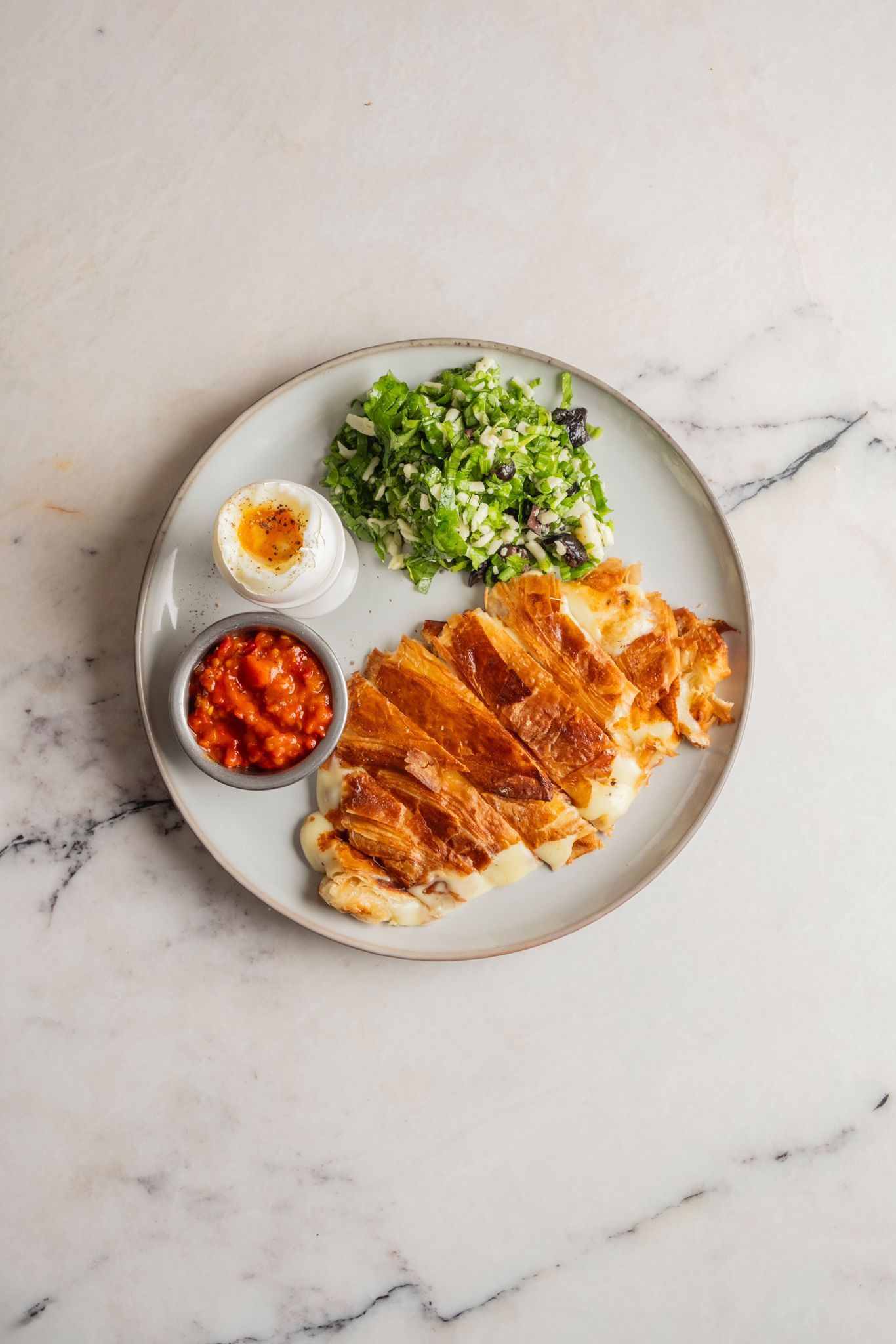 <b>toasted croissant </b><br>kashar cheese with croissant, lutenitsa, green salad with cheese (300 gr) 690 kcal