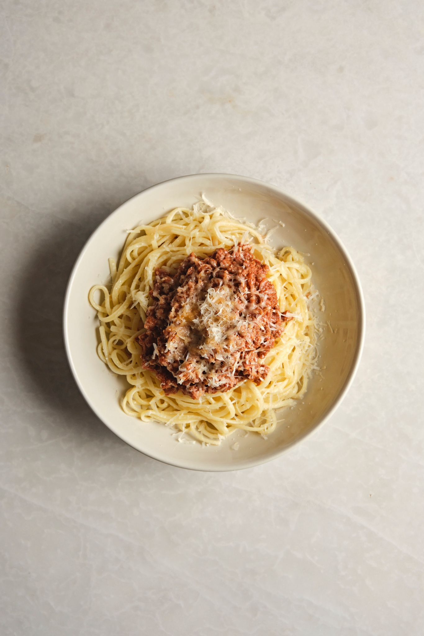<b>pasta ragu</b><br>tomato sauce with ground meat, (440 gr.)<br>960 kcal