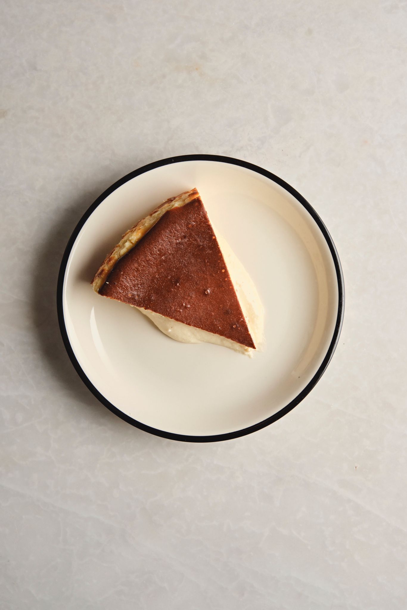 <b>san sebastian cheesecake</b><br>(420 gr.) 610 kcal
