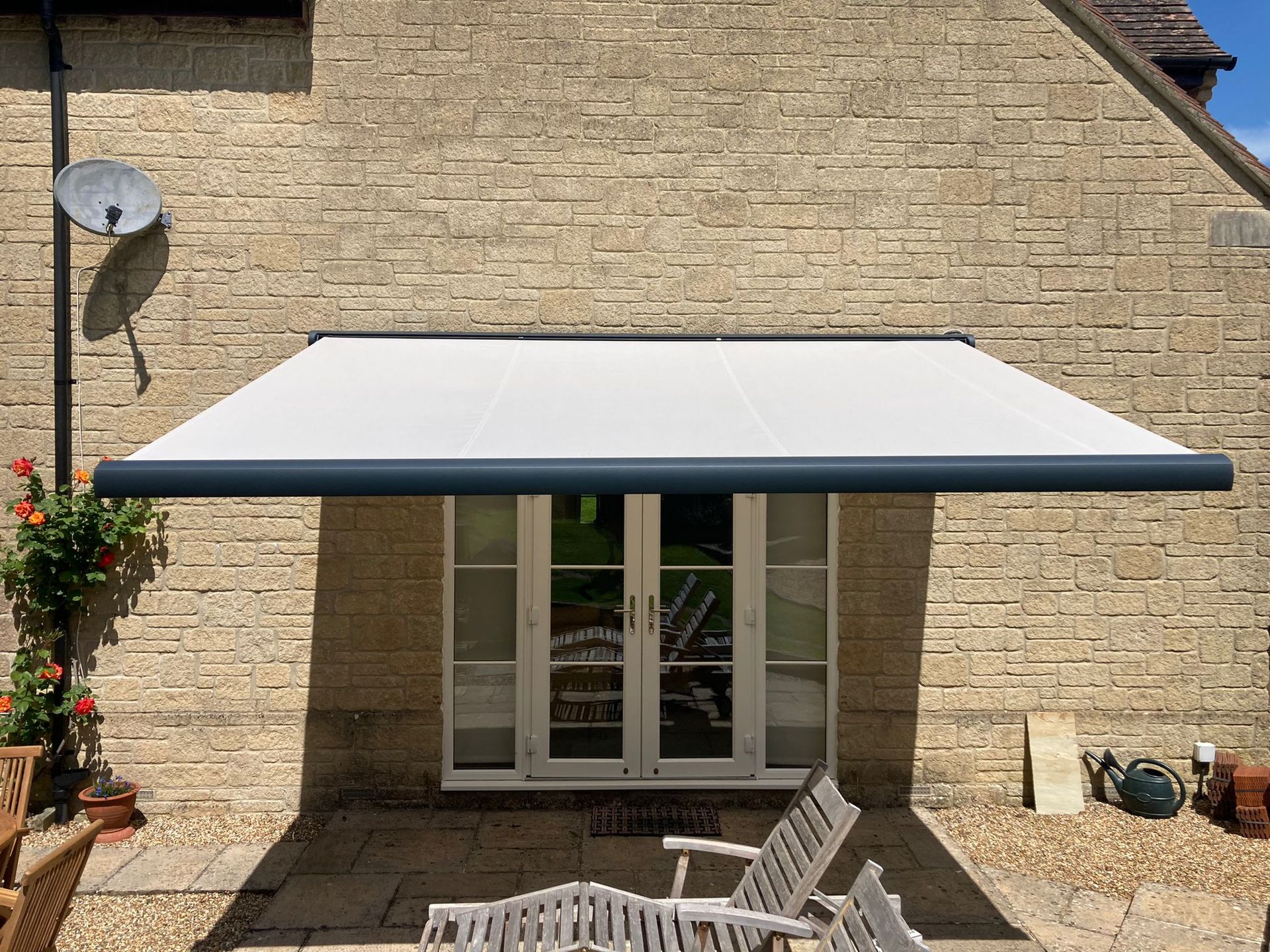 RA Solar Powered Awning 4m Full Cassette Awning