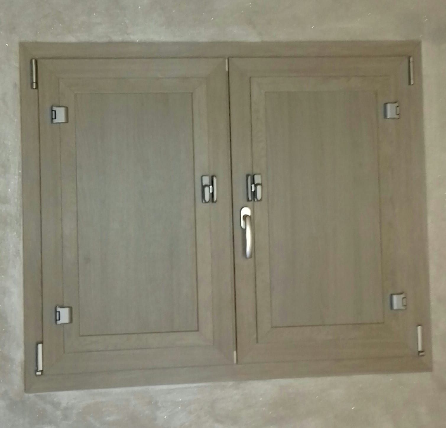 finestra in legno