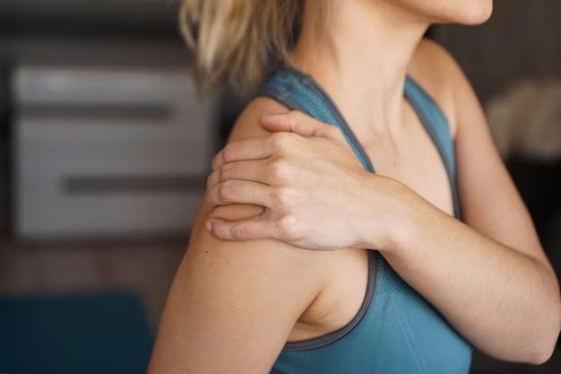 Shoulder pain and rotator cuff injury treated with physiotherapy exercises