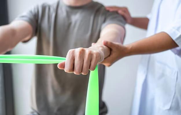 Work hardening physiotherapy program improving strength and functional recovery after injury