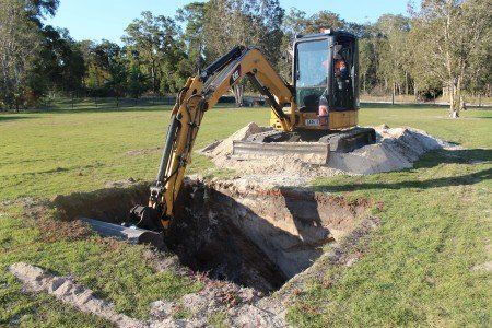White Truck — Construction Specialist in Bundaberg, QLD White Truck — Construction Specialist in Bundaberg, QLD