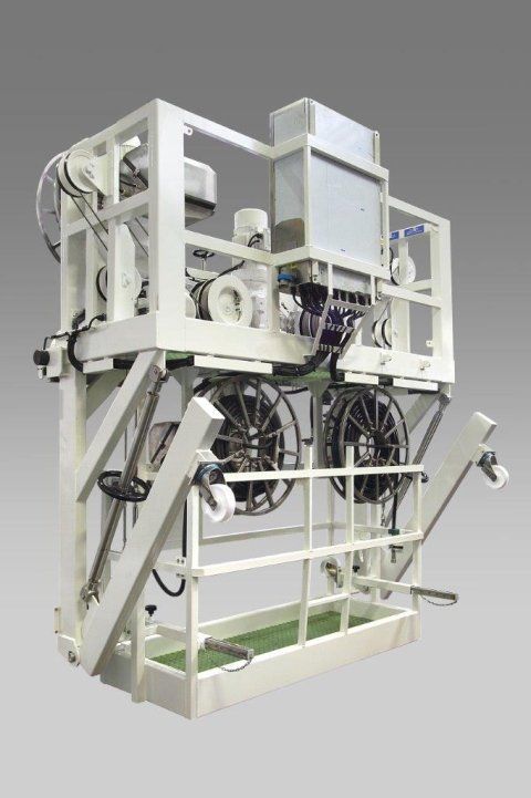 Carrello motorizzato con piattaforma sospesa