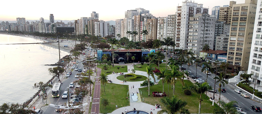 A panoramic view of Jardim da Orla in Santos A panoramic view of Jardim da Orla in Santos
