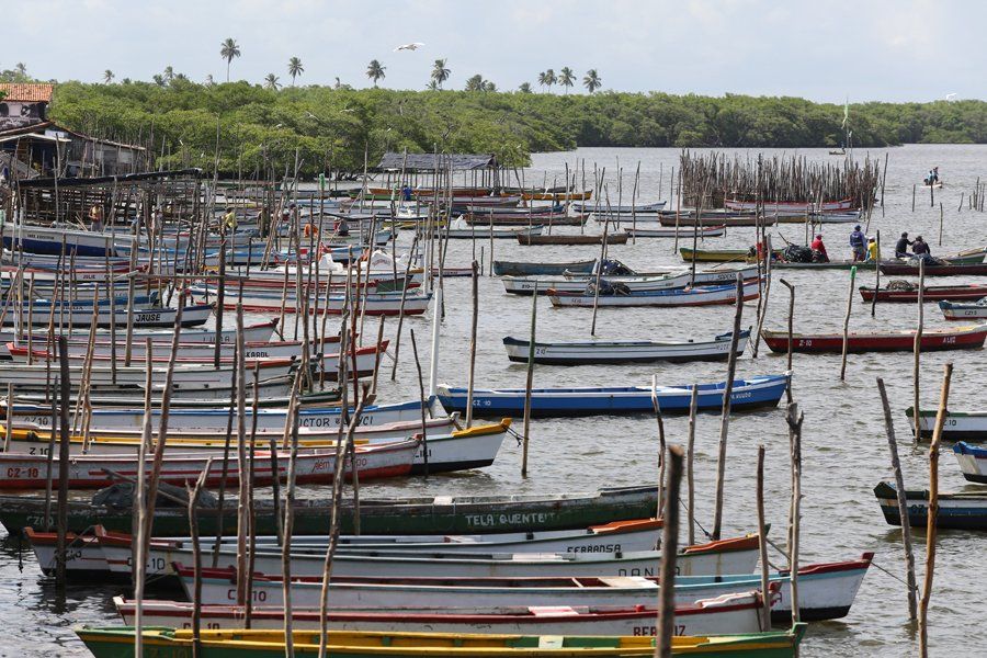 Les bateaux sont amarrés à Itapissuma