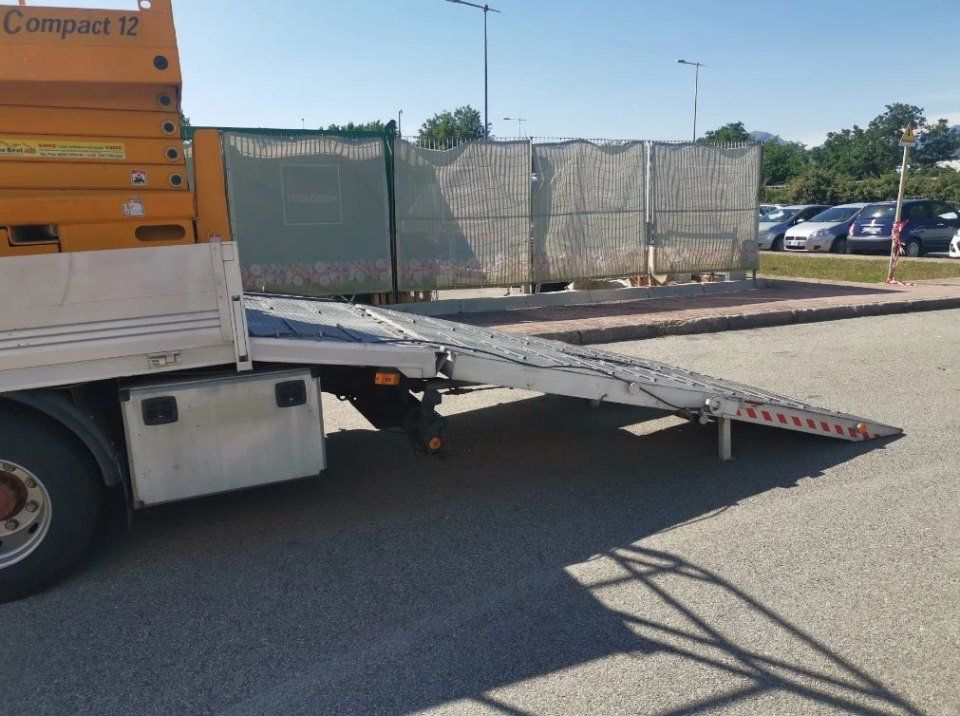 Autocarro con rampa