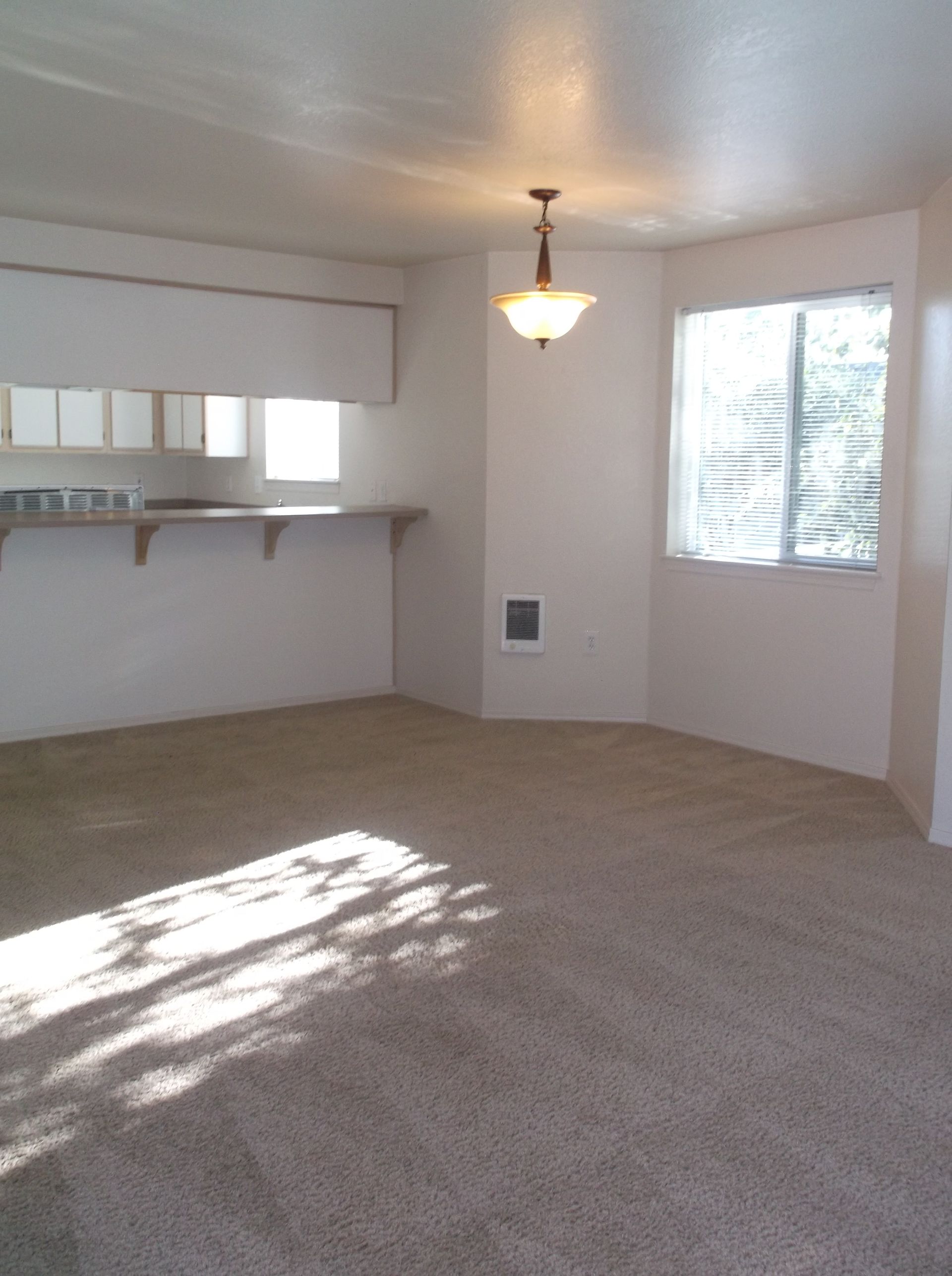 Triple Crown Apartments & Townhomes Salem SMI Property Management