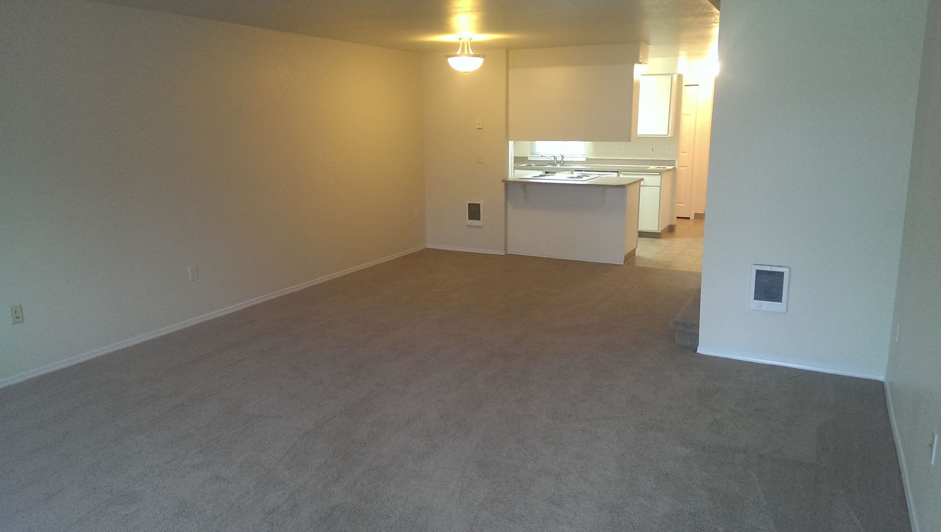 Triple Crown Apartments & Townhomes Salem SMI Property Management