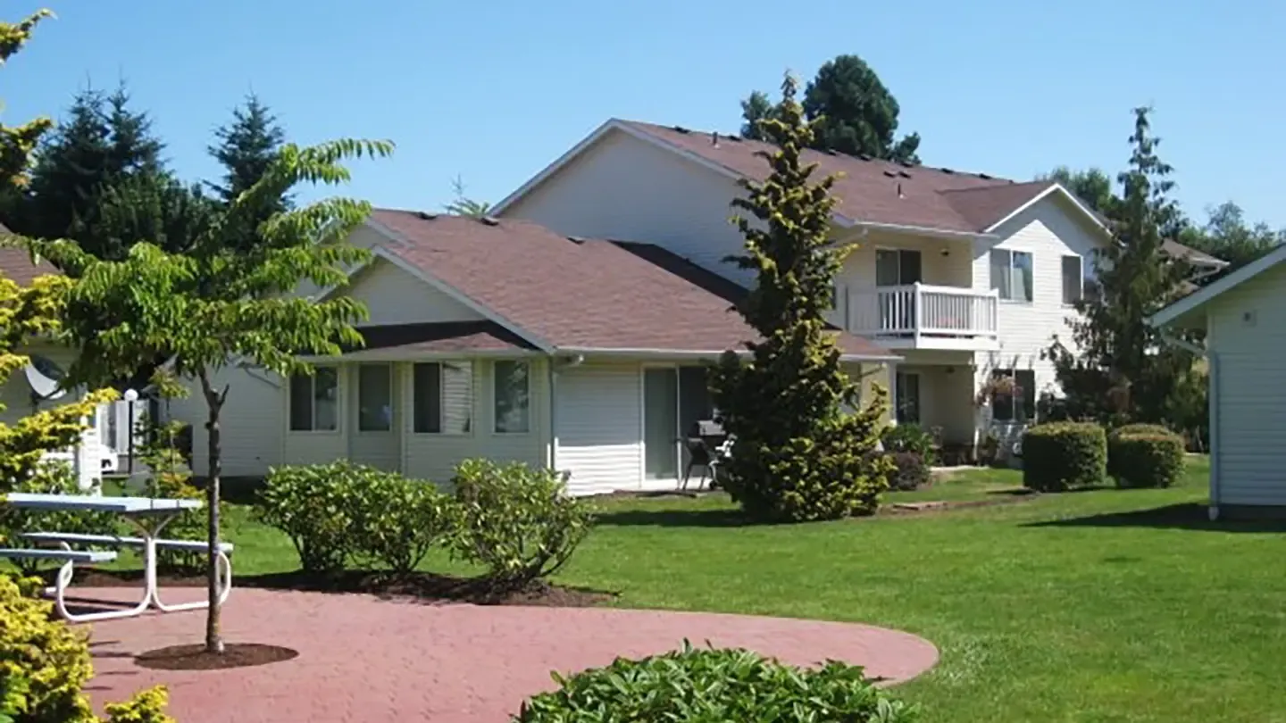 Creekside Meadows Apartments Independence SMI Property Management