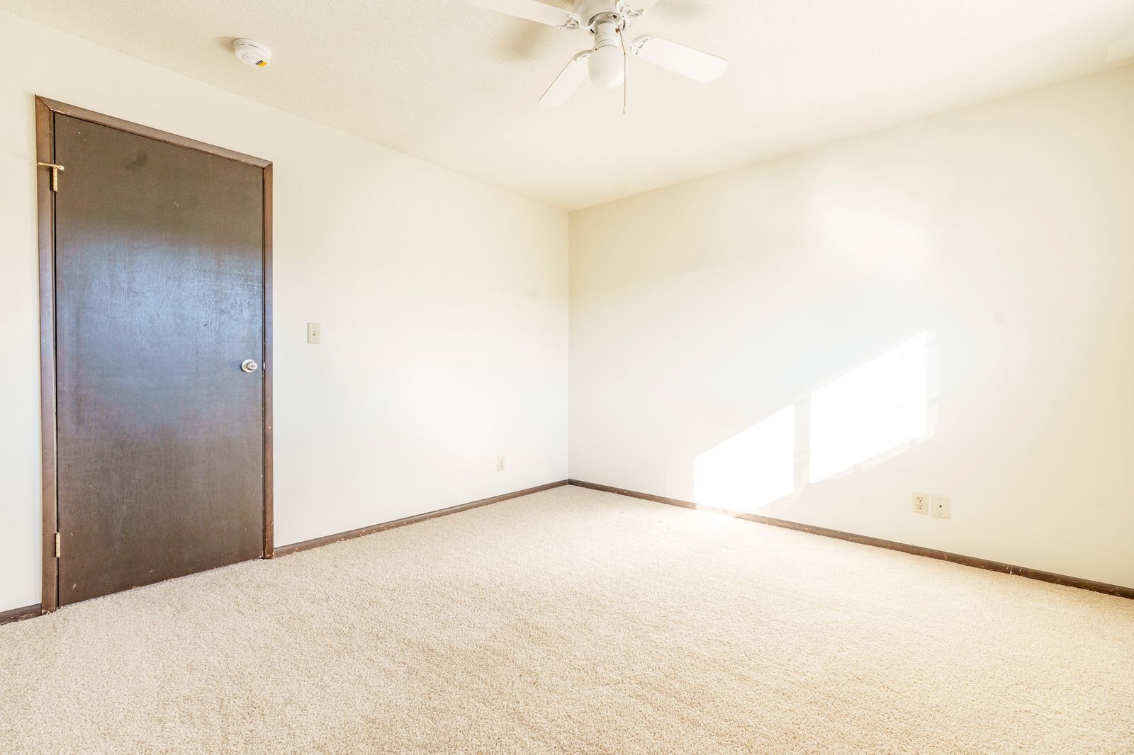 Monmouth Villas 2x1 bedroom
