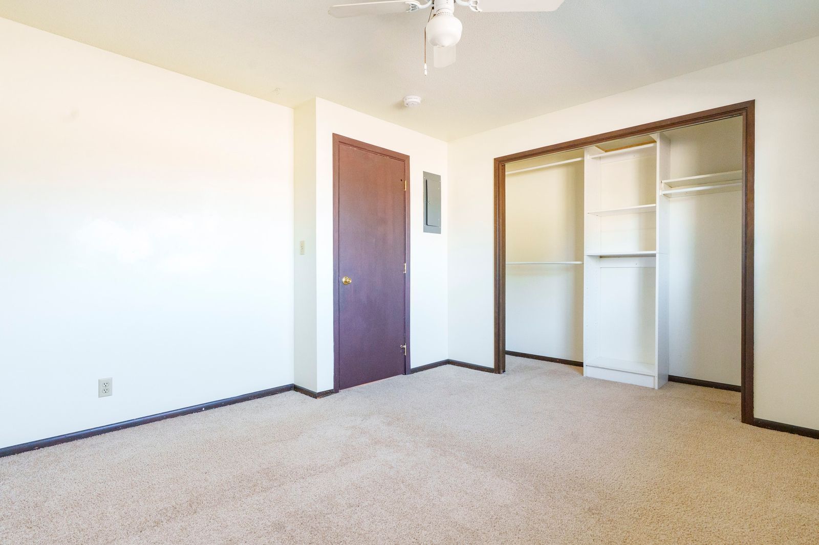 Monmouth Villas 2x1 bedroom
