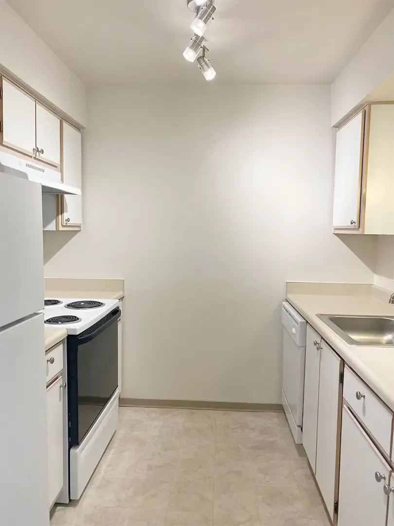 SMI Property Management - Sunrise Pointe - 3320 Jackson Street SE, Albany, OR 97322