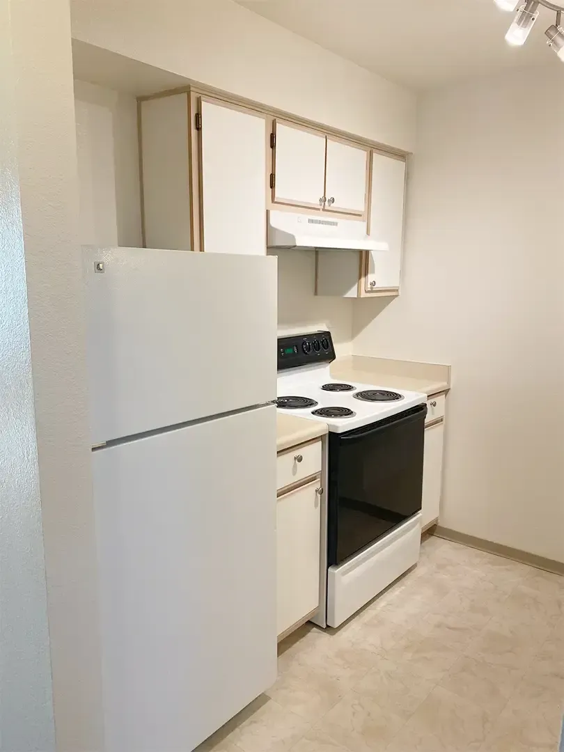 SMI Property Management - Sunrise Pointe - 3320 Jackson Street SE, Albany, OR 97322