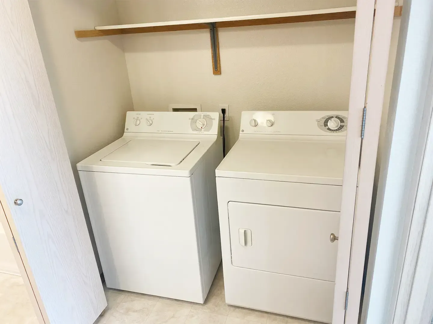 SMI Property Management - Sunrise Pointe - 3320 Jackson Street SE, Albany, OR 97322