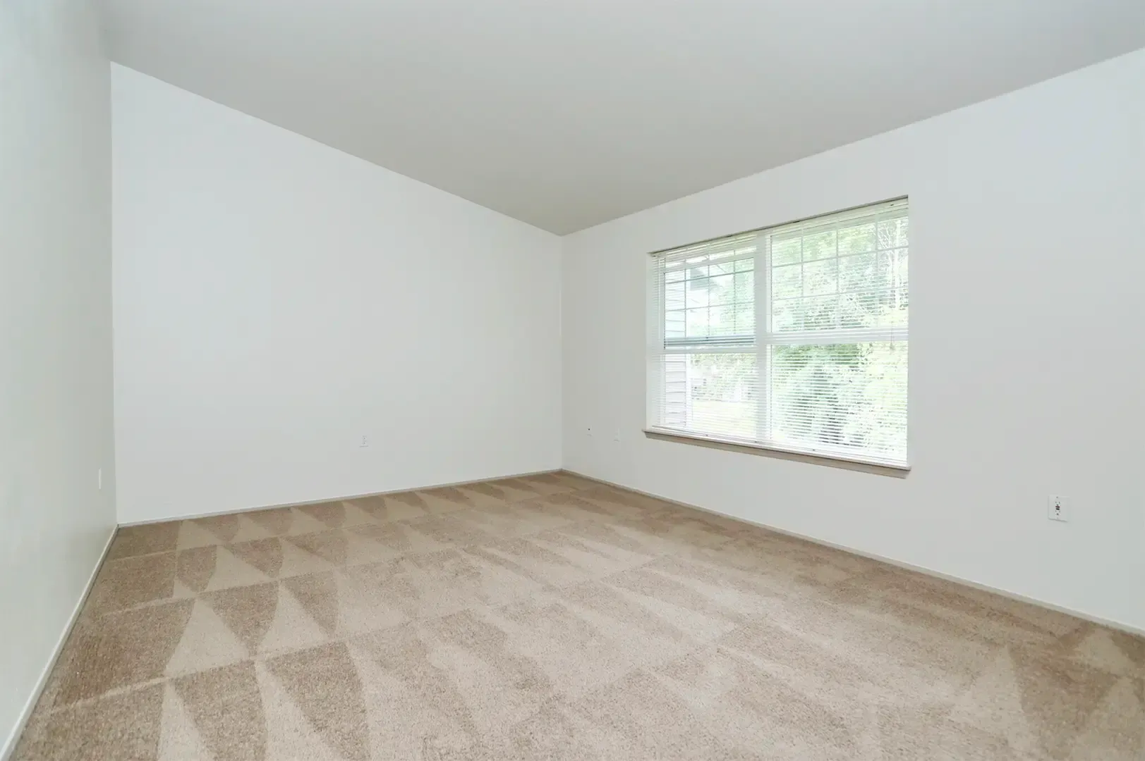 SMI Property Management - Sunrise Pointe - 3320 Jackson Street SE, Albany, OR 97322