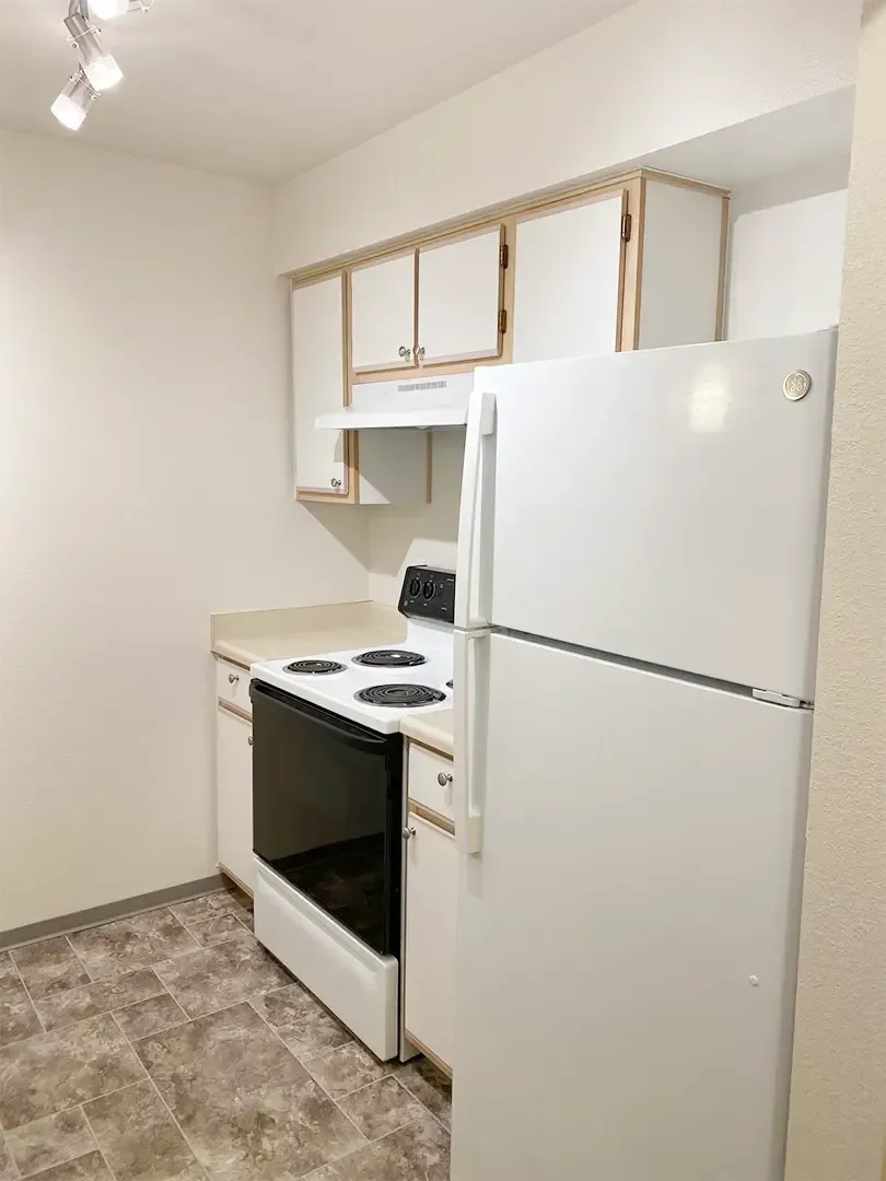 SMI Property Management - Sunrise Pointe - 3320 Jackson Street SE, Albany, OR 97322