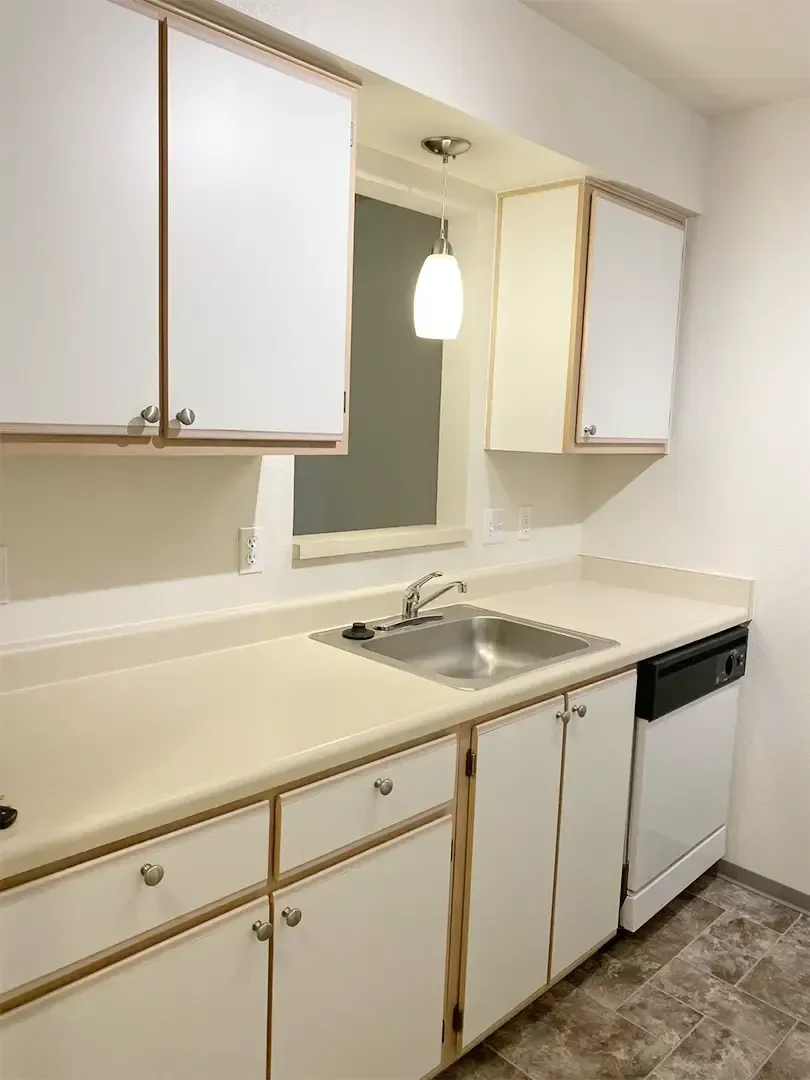 SMI Property Management - Sunrise Pointe - 3320 Jackson Street SE, Albany, OR 97322