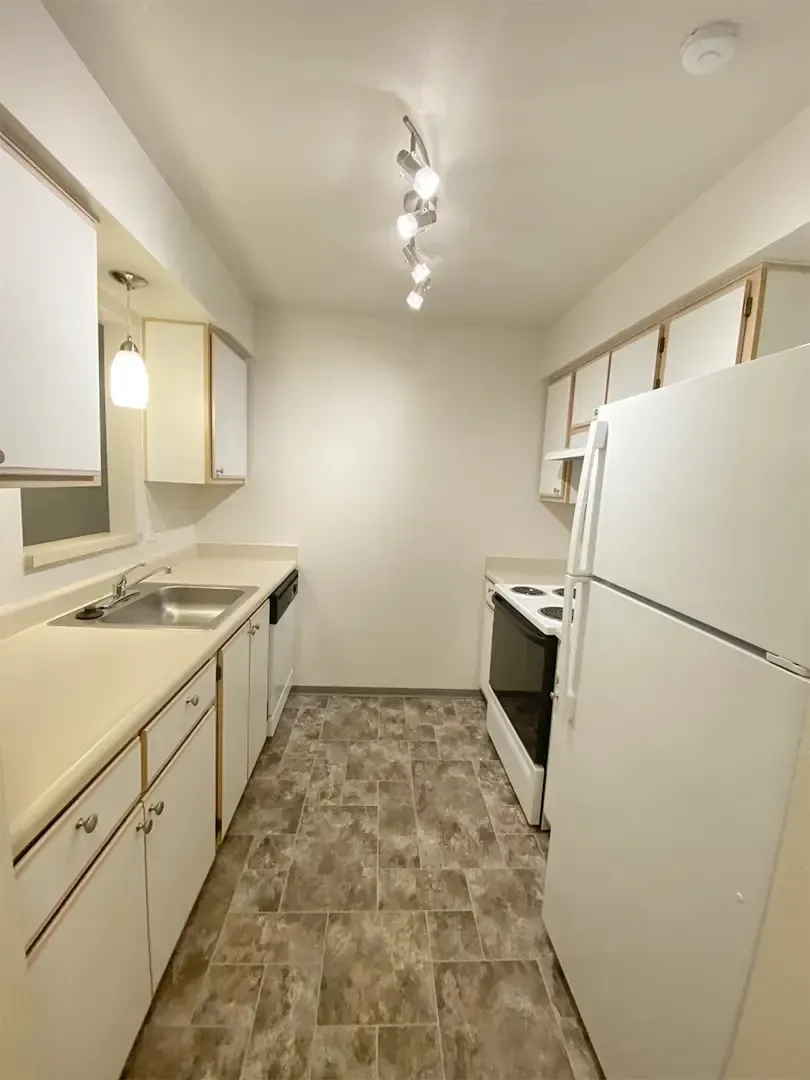 SMI Property Management - Sunrise Pointe - 3320 Jackson Street SE, Albany, OR 97322