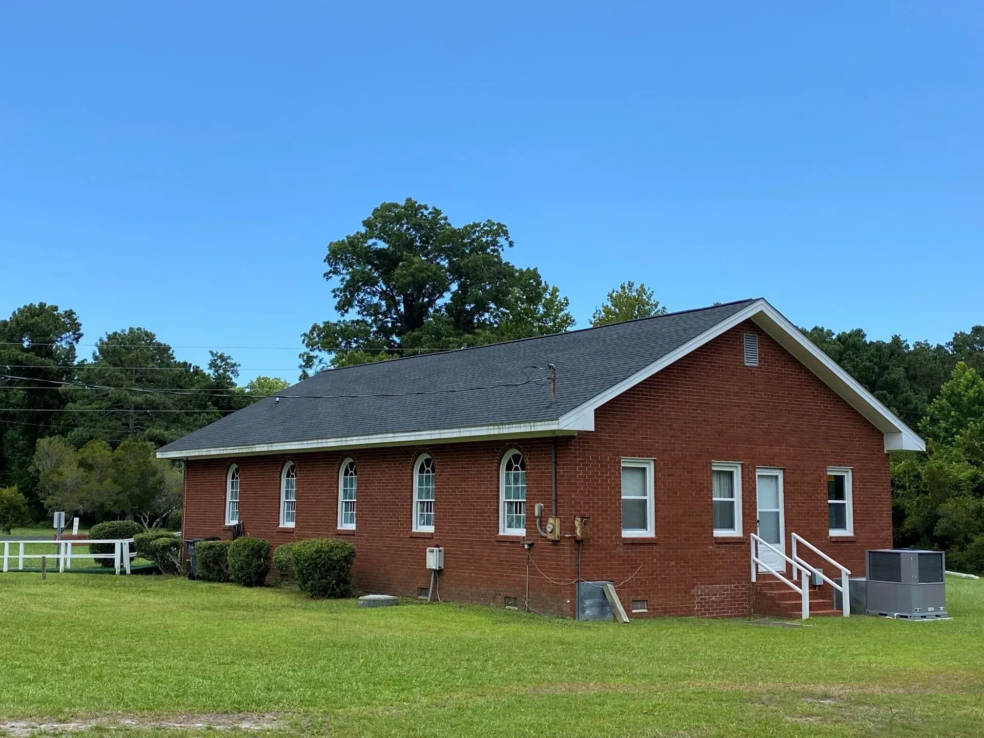 Modern House - Calabash, NC - Roof Doctor Of The Carolinas Inc.