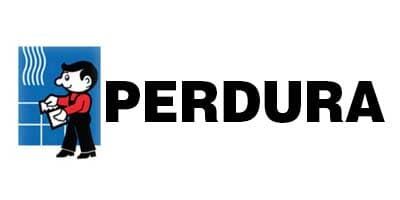 El logo de Perdura es una caricatura de un hombre sosteniendo un trozo de papel.