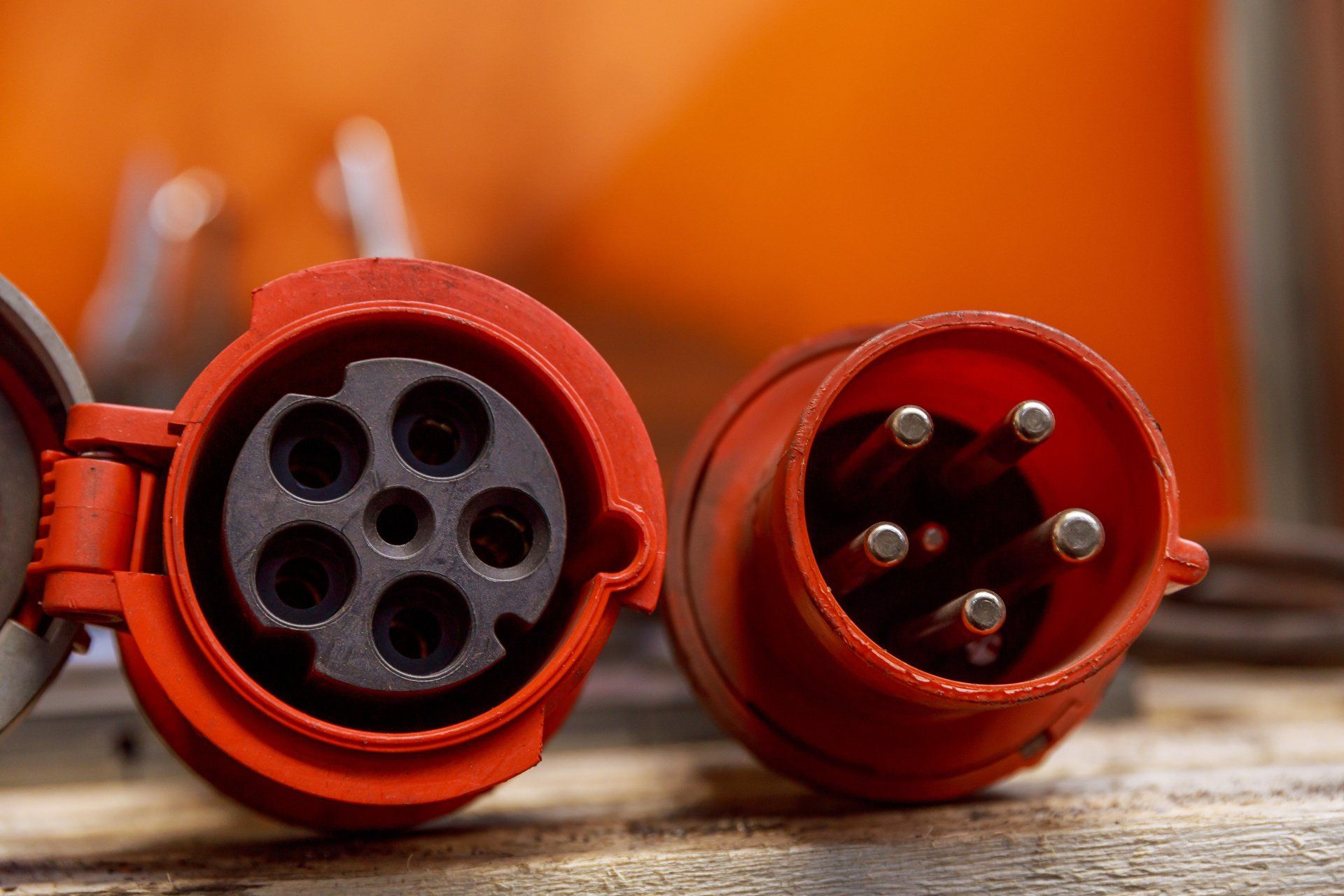 Three-phase plug and socket
