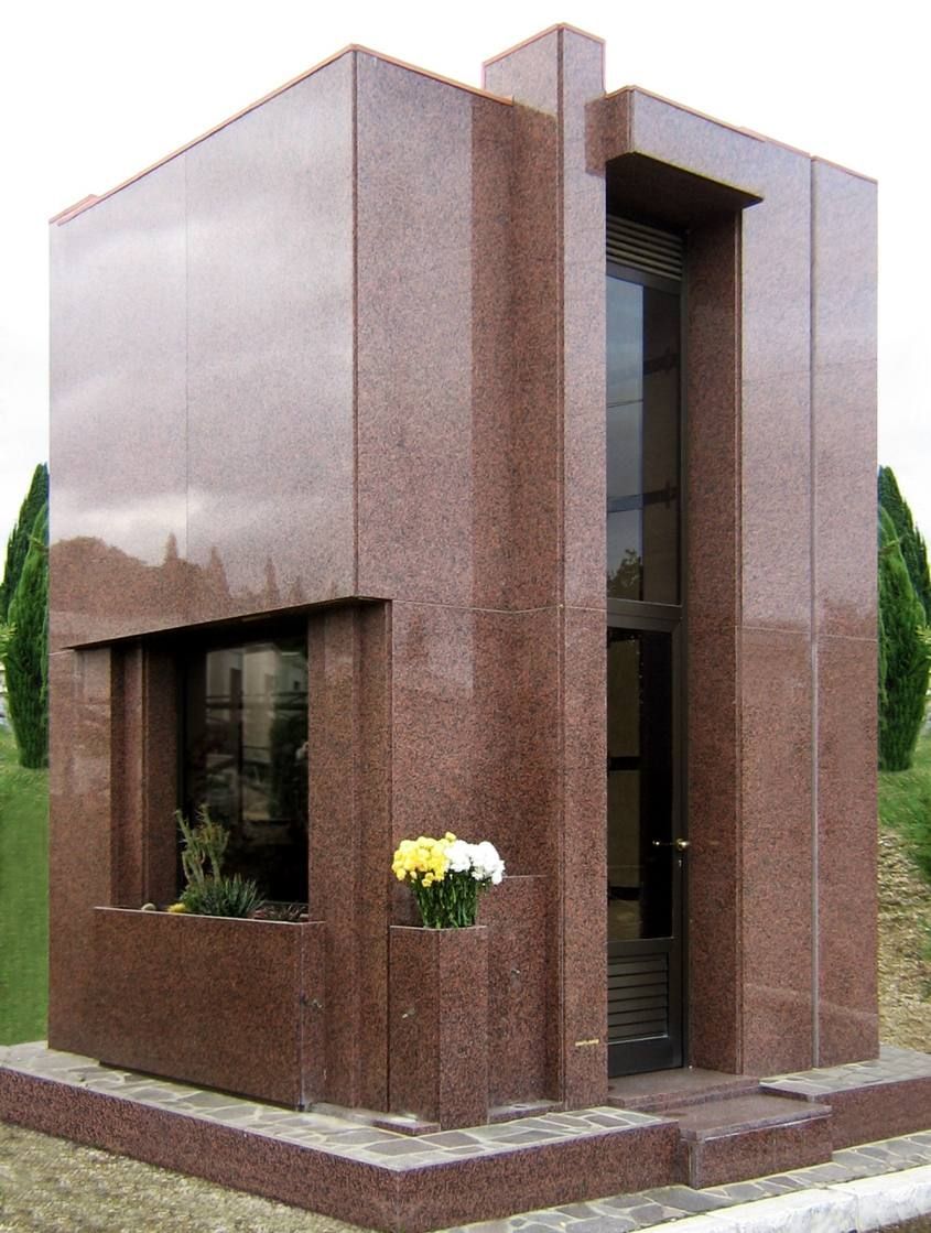 Cappella funeraria elegante in marmo