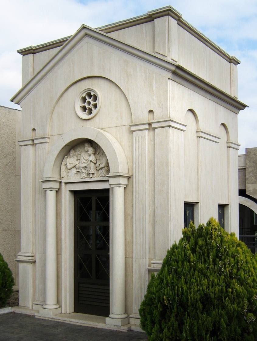 Cappella funeraria con colonne
