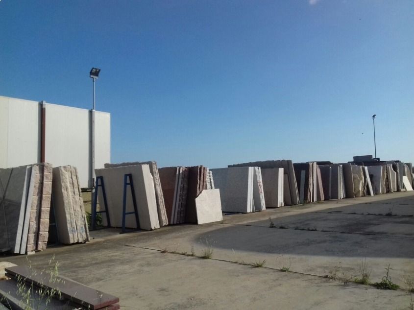 Marmi per articoli funebri