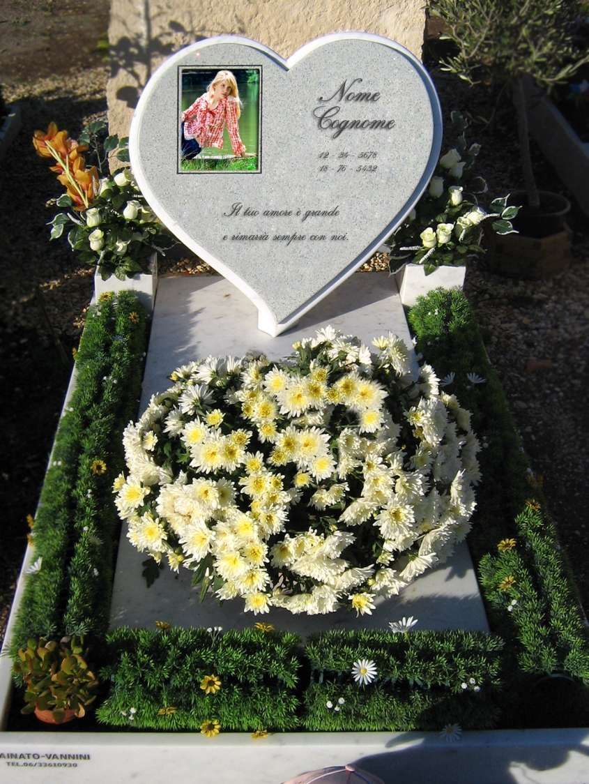 Monumento funebre a forma di cuore