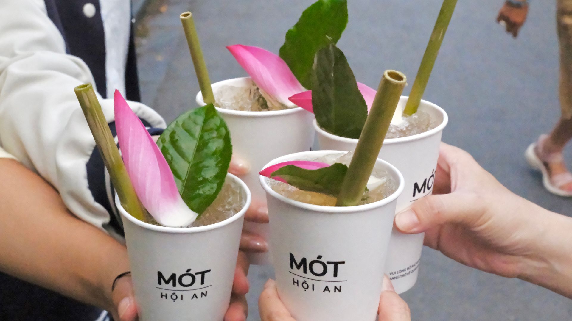 Fresh herbal tea can cool down your body after walking around Hoi An