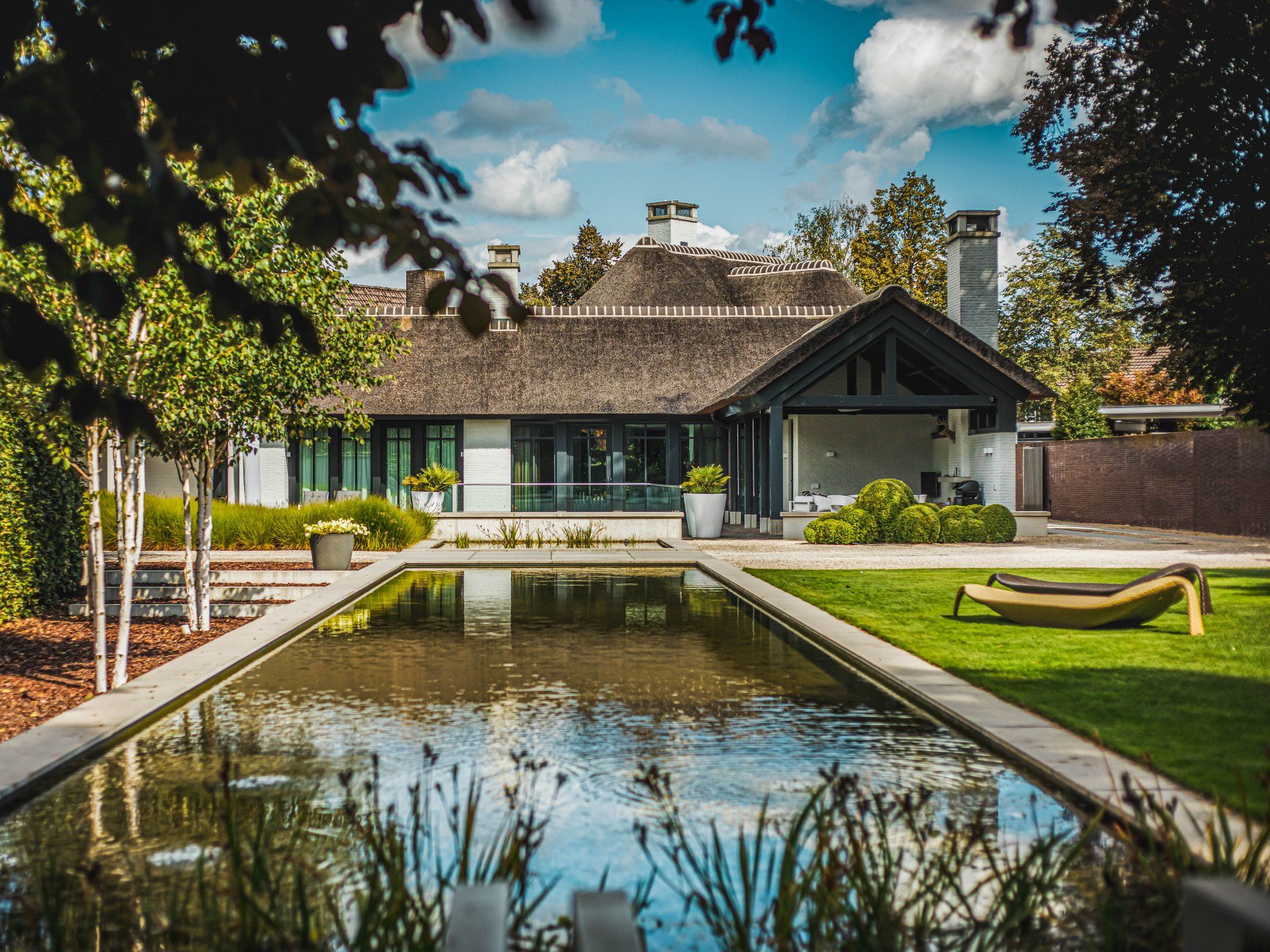 strakke tuin, zwemvijver, lange zwemvijver