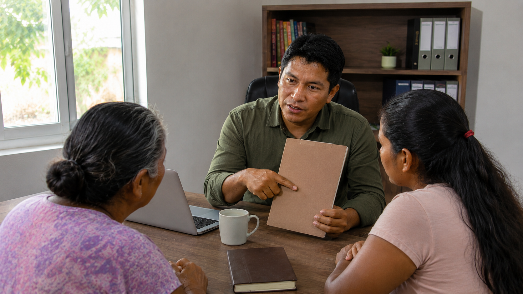 Família organiza documentos para aposentadoria rural