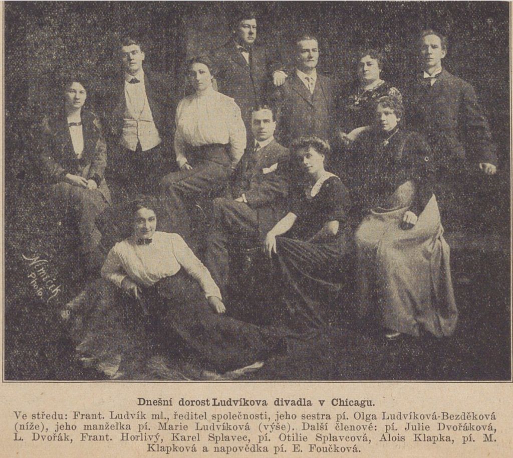 GroupPhotoLudvikovaDivadlaChicagoZenskeListy4241913