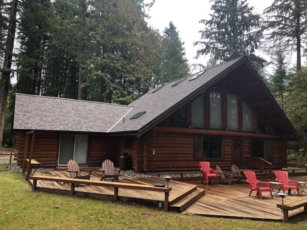 Rustic log cabin house