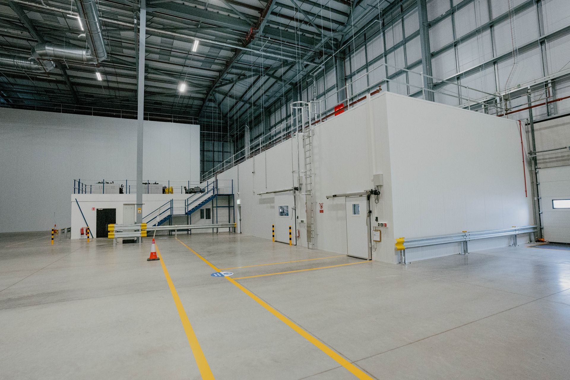 Cold Room & Lobby Area for DHL