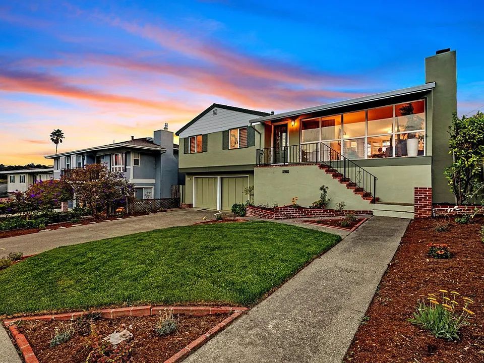 1115 Oakwood Drive